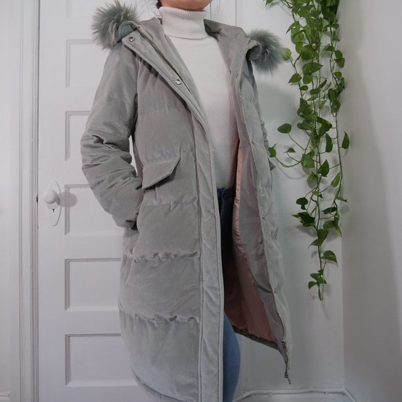 Long Super warm winter voat with beautiful faux fur collar - Picture 9 of 15